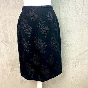 Talbots Petites Black Rose Applique Pencil Skirt Size 6